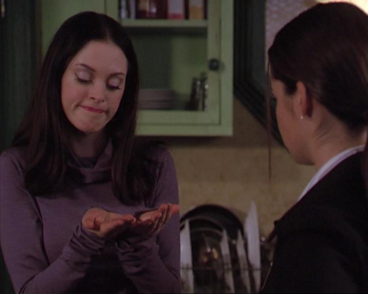 Charmed-Online-dot-net_405SizeMatters1837.jpg