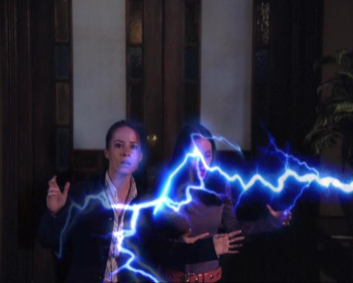 Charmed-Online-dot-net_405SizeMatters1860.jpg