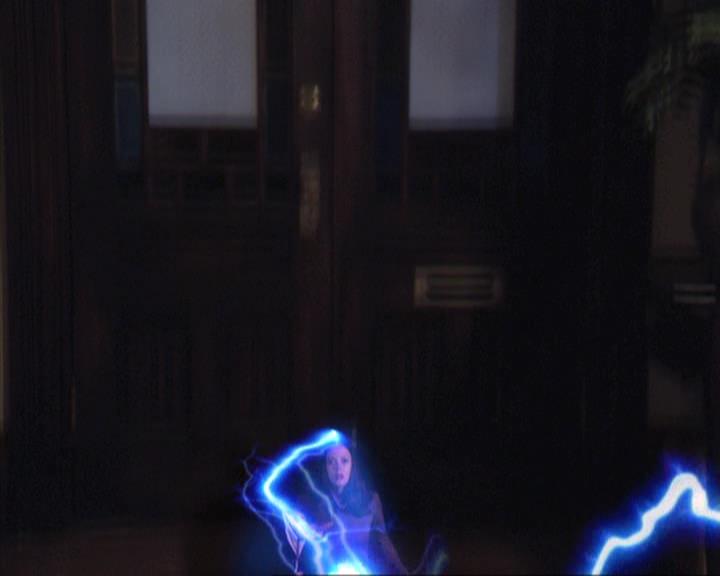 Charmed-Online-dot-net_405SizeMatters1862.jpg