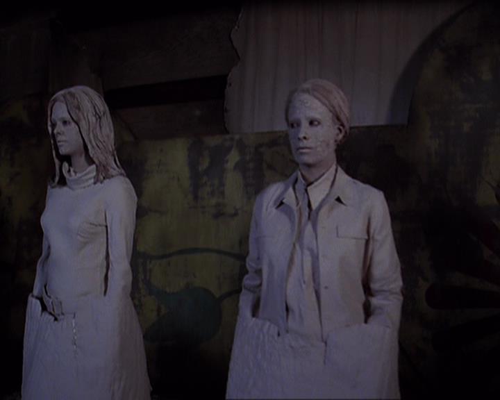 Charmed-Online-dot-net_405SizeMatters1878.jpg