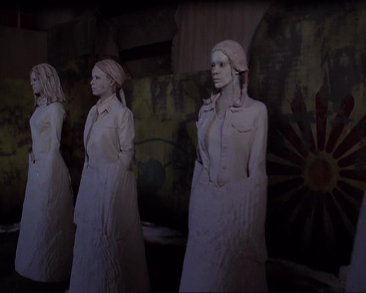 Charmed-Online-dot-net_405SizeMatters1881.jpg