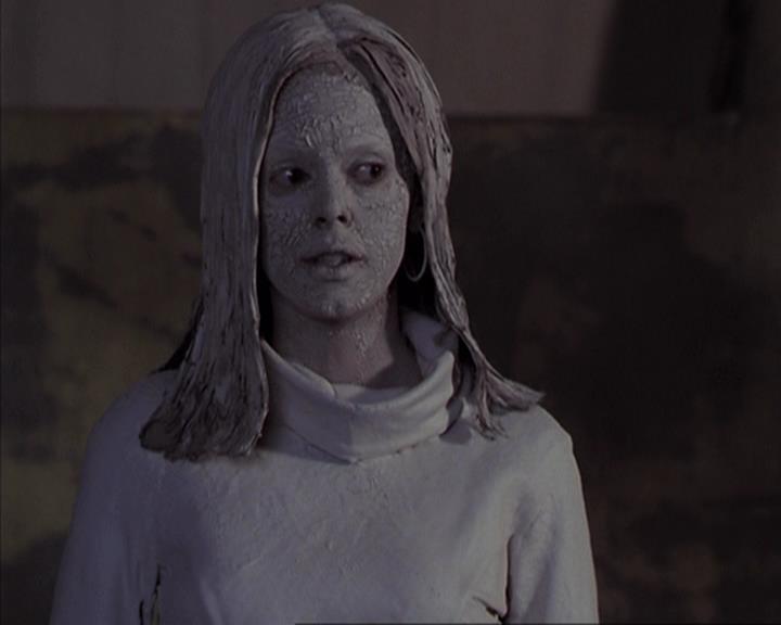 Charmed-Online-dot-net_405SizeMatters1930.jpg