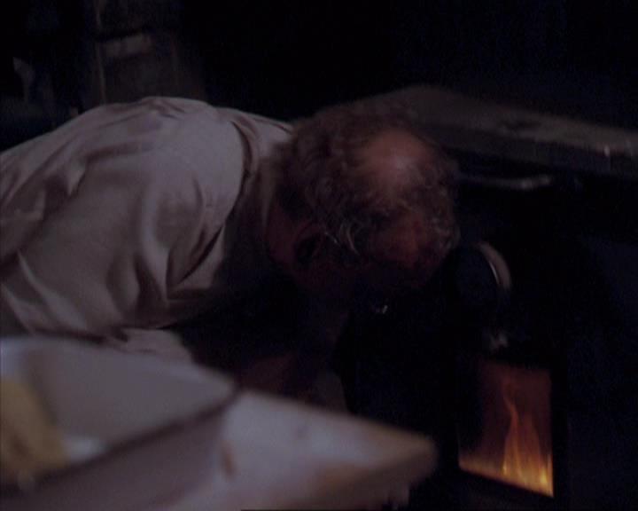 Charmed-Online-dot-net_405SizeMatters1940.jpg