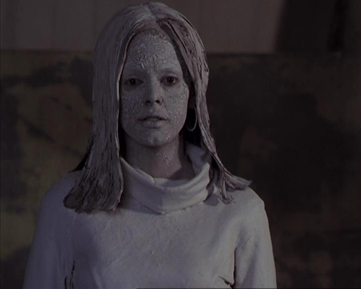 Charmed-Online-dot-net_405SizeMatters1942.jpg