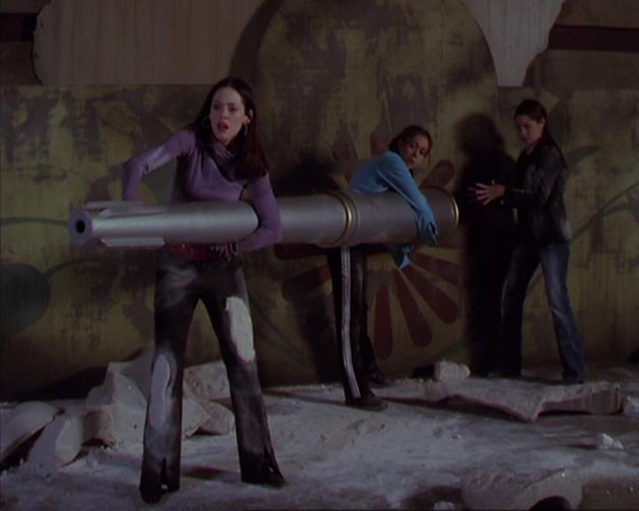 Charmed-Online-dot-net_405SizeMatters2048.jpg