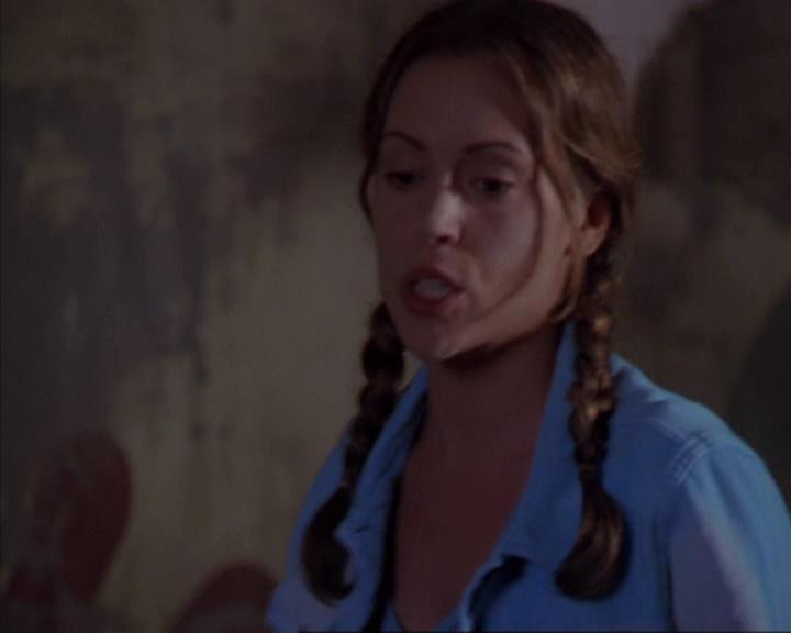Charmed-Online-dot-net_405SizeMatters2055.jpg