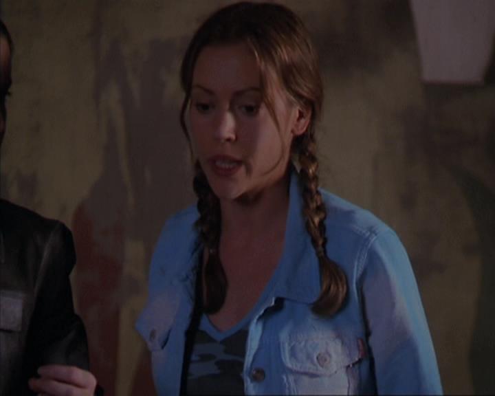 Charmed-Online-dot-net_405SizeMatters2060.jpg