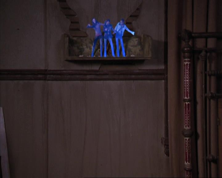 Charmed-Online-dot-net_405SizeMatters2079.jpg