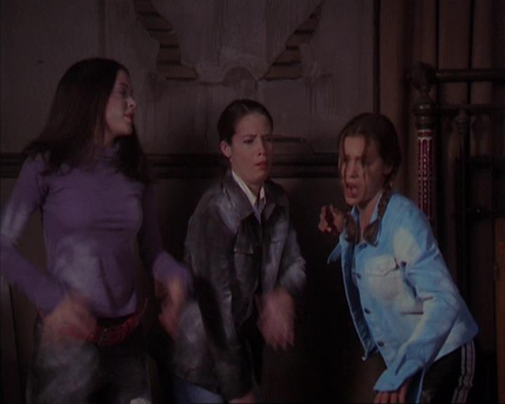 Charmed-Online-dot-net_405SizeMatters2087.jpg
