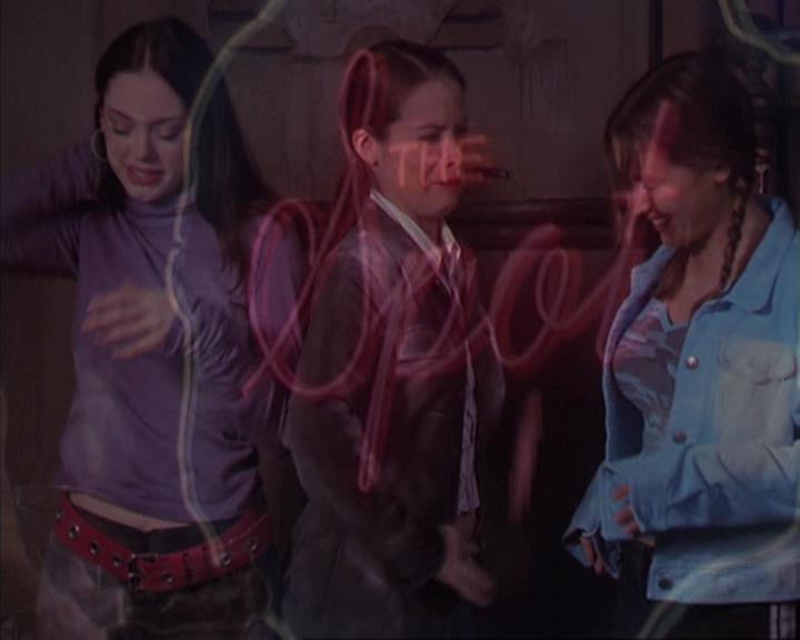Charmed-Online-dot-net_405SizeMatters2100.jpg
