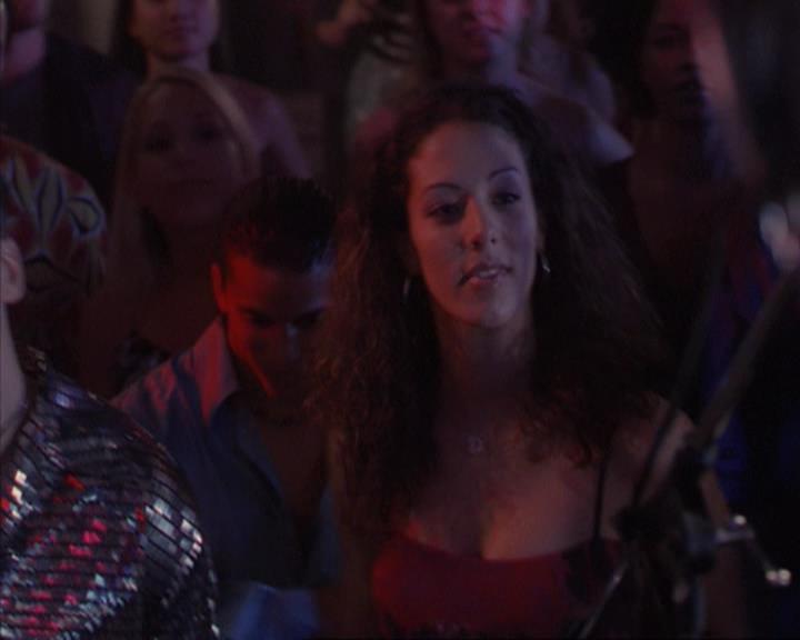 Charmed-Online-dot-net_405SizeMatters2115.jpg