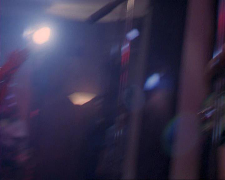 Charmed-Online-dot-net_405SizeMatters2186.jpg