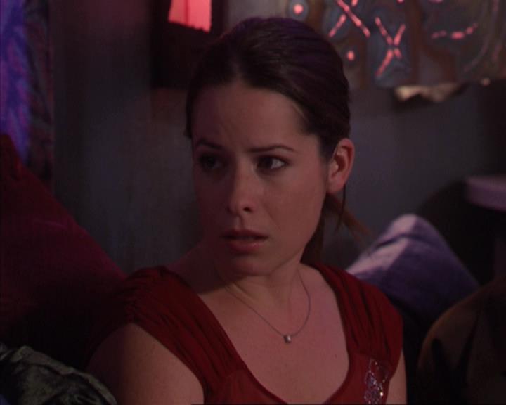 Charmed-Online-dot-net_405SizeMatters2212.jpg