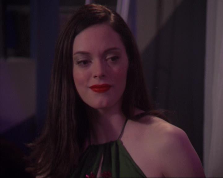 Charmed-Online-dot-net_405SizeMatters2224.jpg