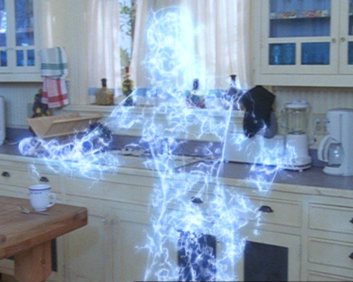 Charmed-Online-dot-net_406AKnightToRemember0311.jpg