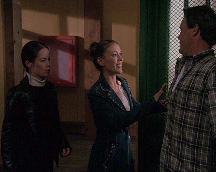 Charmed-Online-dot-net_406AKnightToRemember0525.jpg
