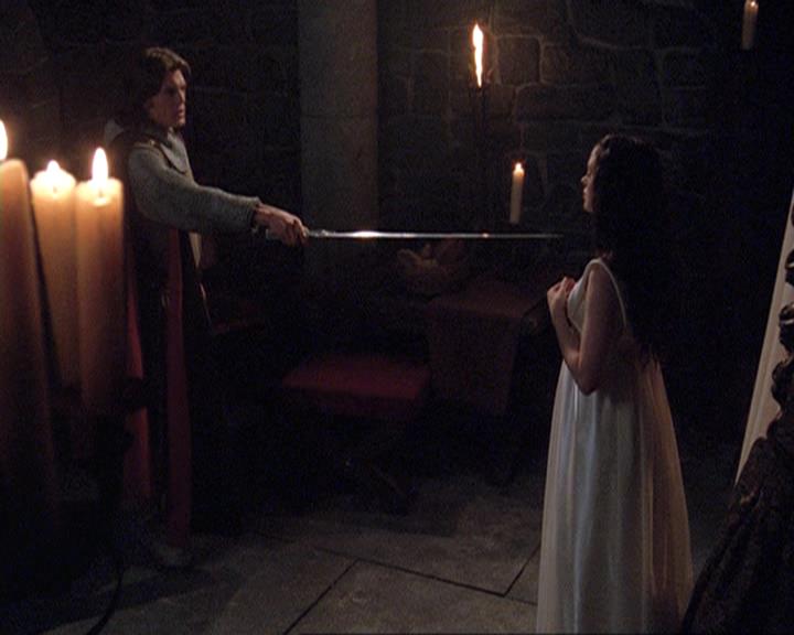 Charmed-Online-dot-net_406AKnightToRemember0642.jpg