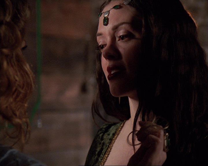 Charmed-Online-dot-net_406AKnightToRemember1112.jpg