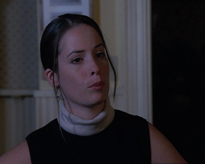 Charmed-Online-dot-net_406AKnightToRemember1516.jpg
