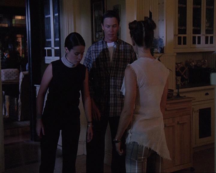 Charmed-Online-dot-net_406AKnightToRemember1527.jpg