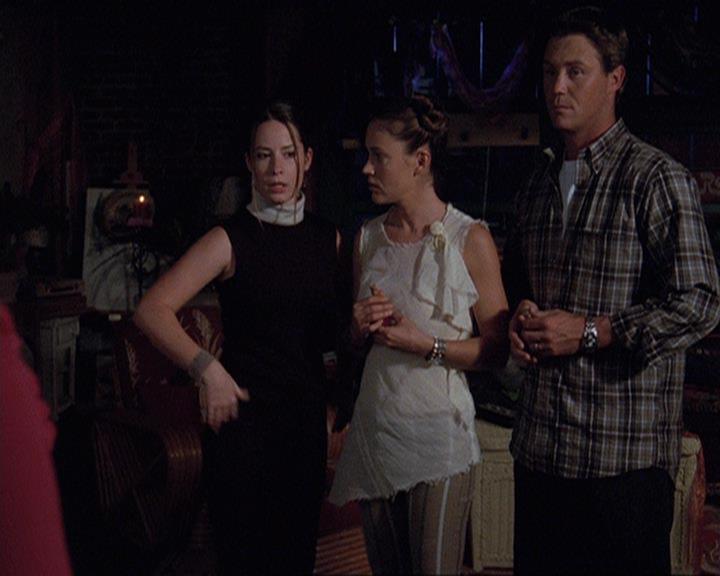 Charmed-Online-dot-net_406AKnightToRemember1787.jpg