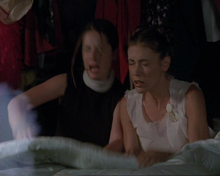 Charmed-Online-dot-net_406AKnightToRemember1903.jpg
