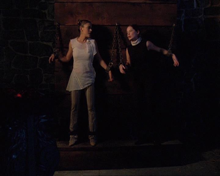 Charmed-Online-dot-net_406AKnightToRemember2010.jpg