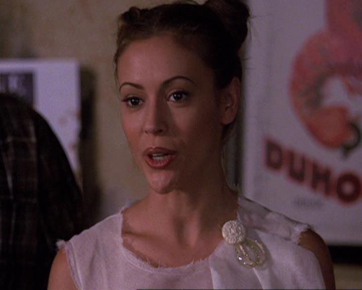 Charmed-Online-dot-net_406AKnightToRemember2219.jpg