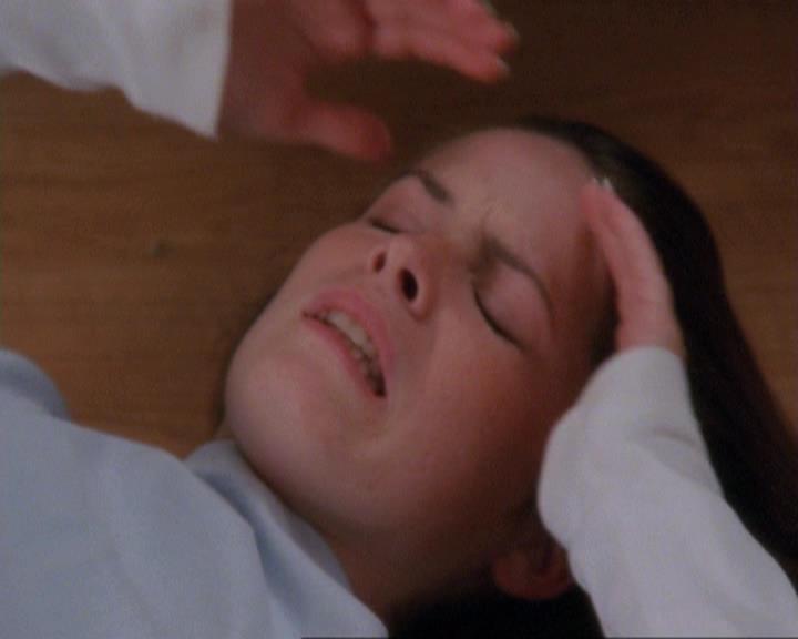 Charmed-Online-dot-net_407BrainDrain0827.jpg