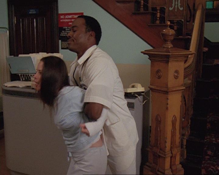 Charmed-Online-dot-net_407BrainDrain0906.jpg