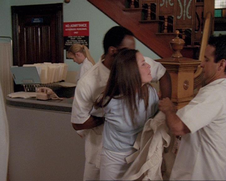 Charmed-Online-dot-net_407BrainDrain0977.jpg