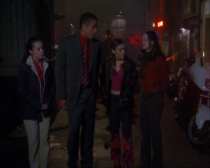 Charmed-Online-dot-net_408BlackAsCole0717.jpg