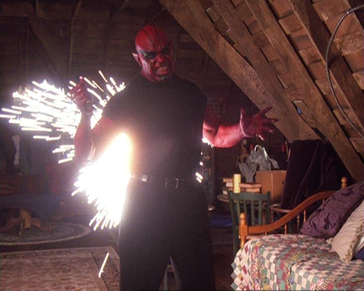 Charmed-Online-dot-net_408BlackAsCole2056.jpg