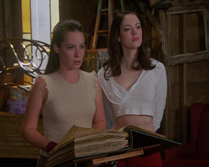 Charmed-Online-dot-409MuseToMyEars0802.jpg