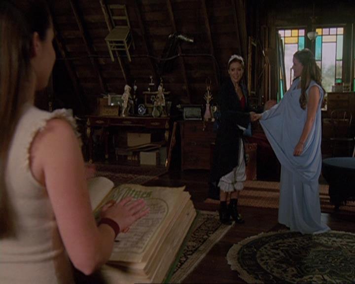 Charmed-Online-dot-409MuseToMyEars0812.jpg
