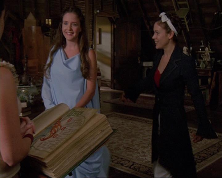 Charmed-Online-dot-409MuseToMyEars0816.jpg