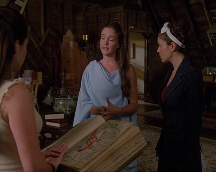 Charmed-Online-dot-409MuseToMyEars0822.jpg