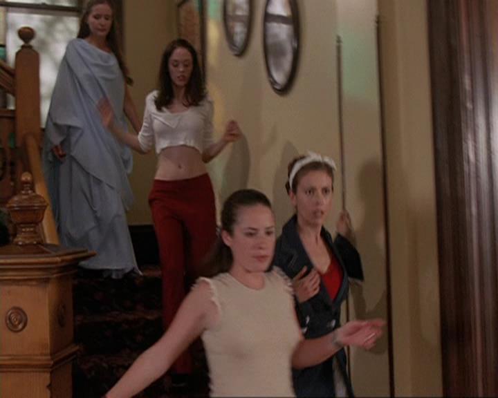 Charmed-Online-dot-409MuseToMyEars0919.jpg