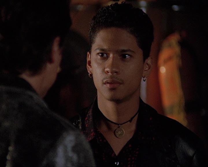 Charmed-Online-dot-409MuseToMyEars1476.jpg