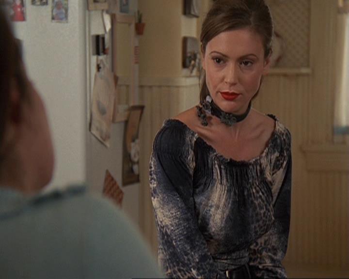 Charmed-Online-dot-410APaigeFromThePast0318.jpg