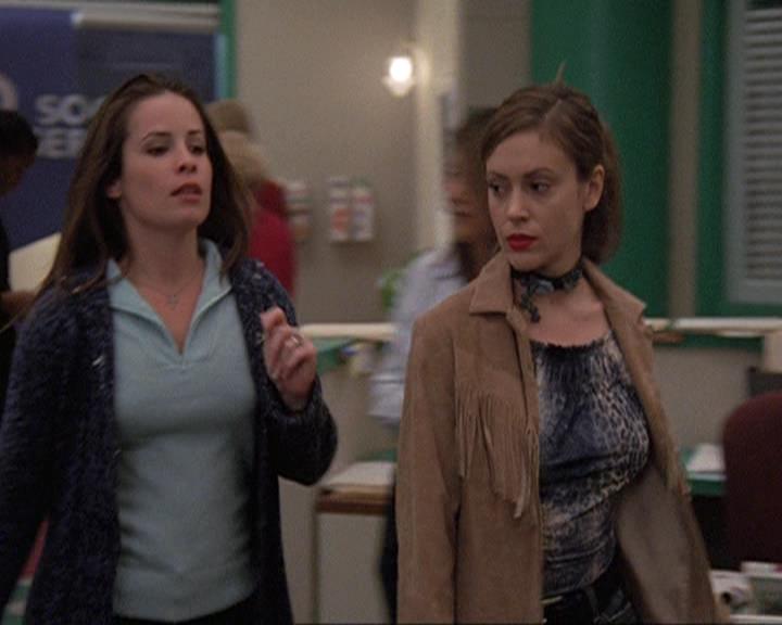 Charmed-Online-dot-410APaigeFromThePast0383.jpg