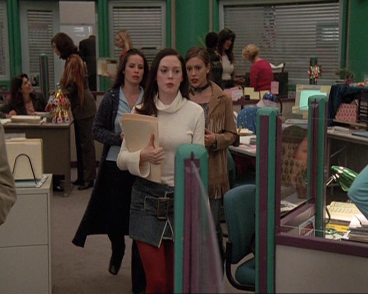 Charmed-Online-dot-410APaigeFromThePast0391.jpg