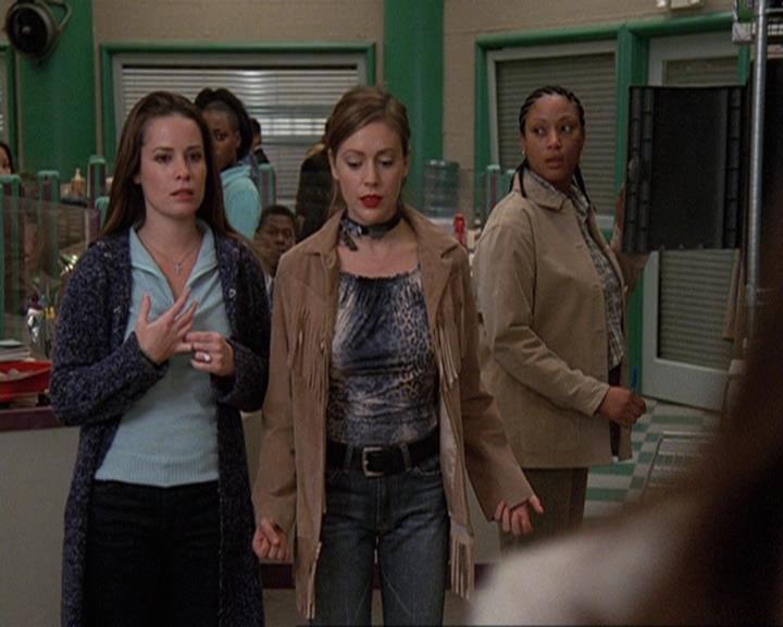 Charmed-Online-dot-410APaigeFromThePast0398.jpg