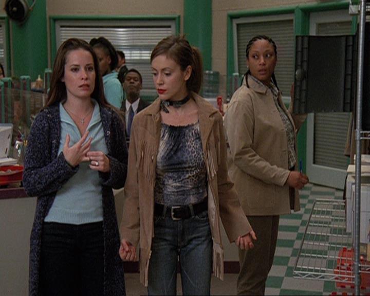Charmed-Online-dot-410APaigeFromThePast0399.jpg