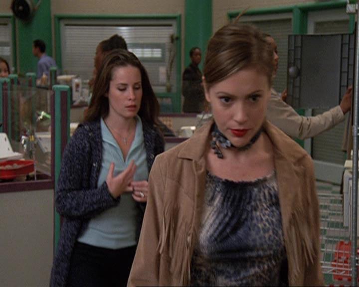 Charmed-Online-dot-410APaigeFromThePast0401.jpg
