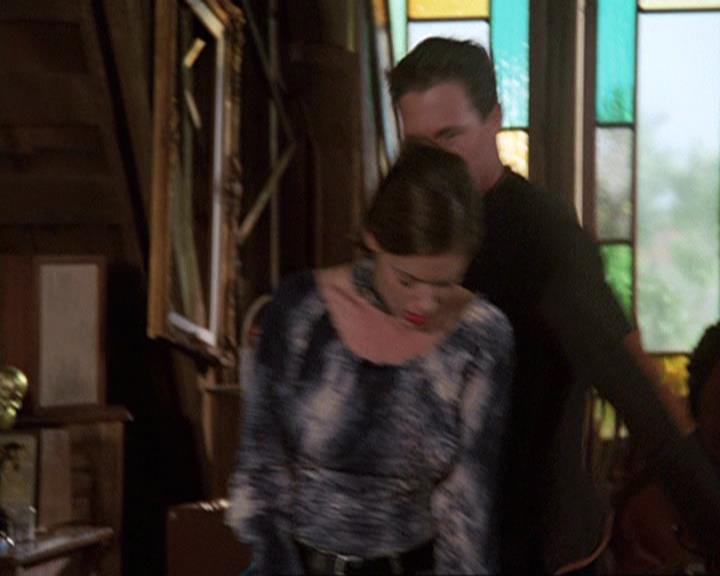 Charmed-Online-dot-410APaigeFromThePast0677.jpg