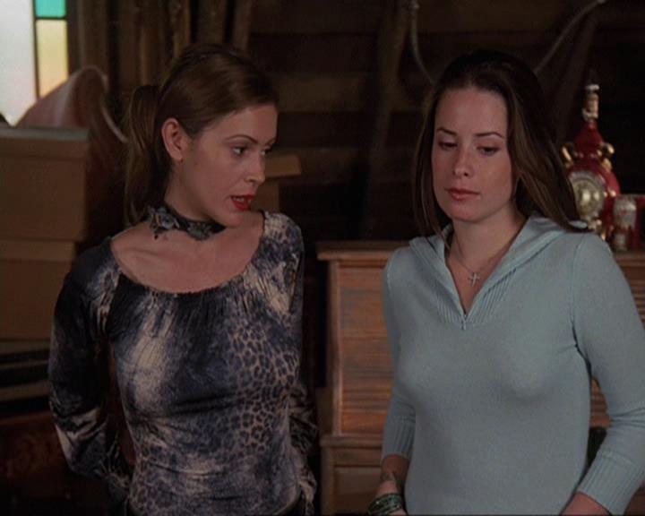 Charmed-Online-dot-410APaigeFromThePast0833.jpg