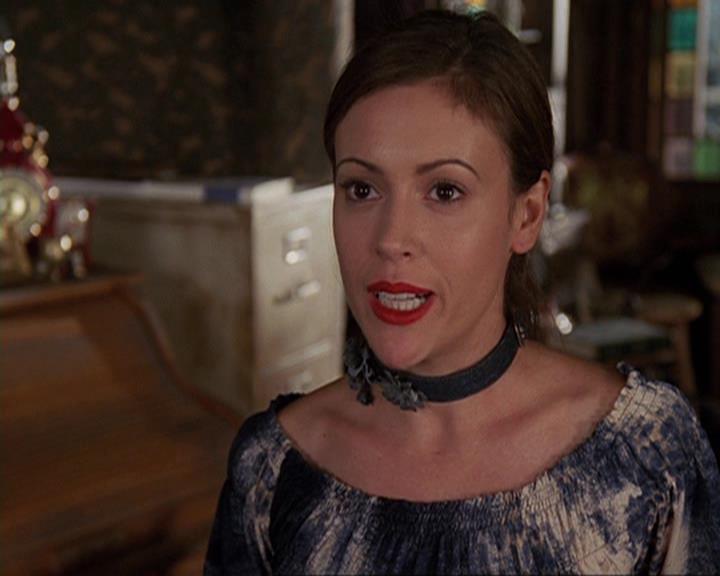 Charmed-Online-dot-410APaigeFromThePast0854.jpg