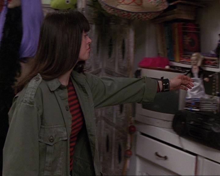 Charmed-Online-dot-410APaigeFromThePast0911.jpg