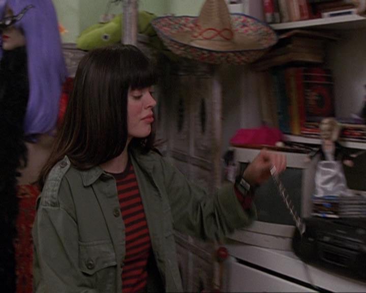 Charmed-Online-dot-410APaigeFromThePast0912.jpg